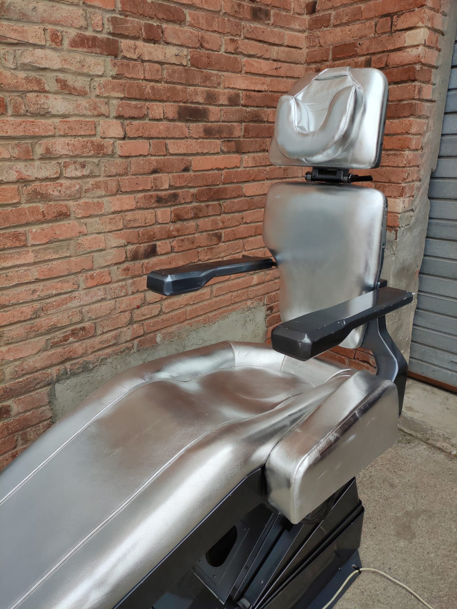 sillon barbero reclinable skay pintado -funciona (120eu) 1u